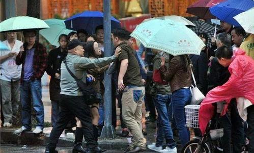 朝阳热心市民吃瓜事件视频,一场网络热议的幕后真相揭秘