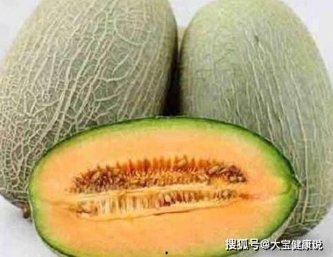 老婆感冒吃哈密瓜原视频,老婆却吃哈密瓜，原因让人哭笑不得！
