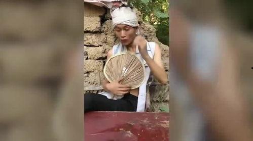 吃瓜搞笑老奶奶视频,网友直呼“太欢乐”