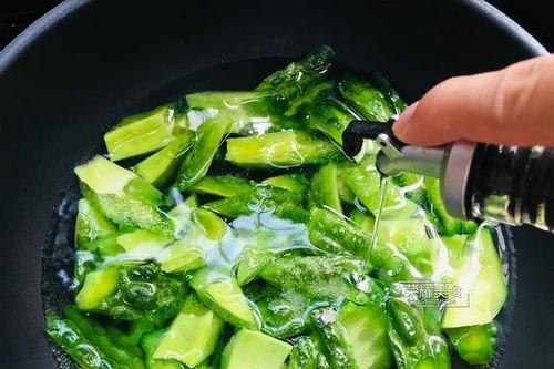 凉瓜怎么吃呢好吃视频,视频教你轻松制作凉瓜佳肴
