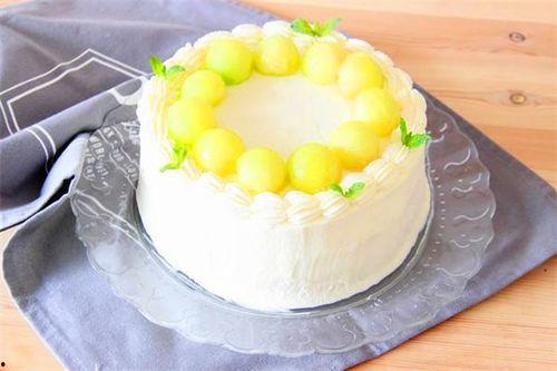 欧弟吃哈密瓜蛋糕视频,甜蜜滋味引发网友热议