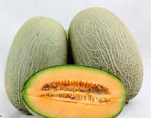 广西姑娘吃哈密瓜视频,甜蜜滋味尽收眼底