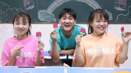 胖妞吃瓜视频,揭秘娱乐圈幕后真相