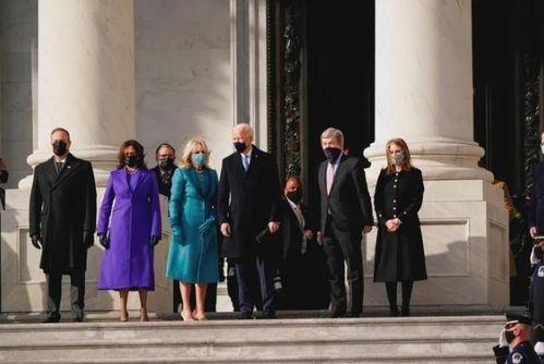 拜登吃瓜的视频,轻松幽默展现亲和力