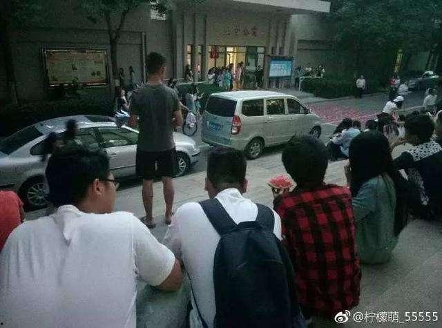 西安吃瓜群众视频,一幕幕趣味横生的市井百态