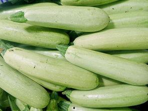 吃云南小瓜的视频大全,视频大全带你领略舌尖上的云南