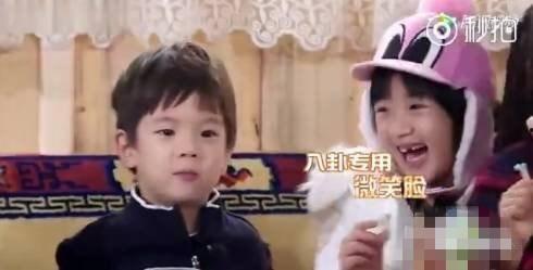 八卦吃瓜博主女的视频,吃瓜博主女视频背后的故事