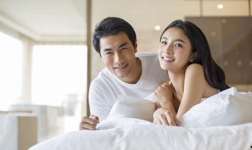 夫妻打闹女儿吃瓜视频