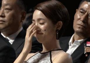 胡歌的老婆吃瓜视频,揭秘明星夫妻背后的故事