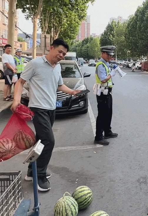 卖车王阿姨吃瓜视频,揭秘二手车市场幕后故事