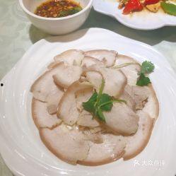 大瓜美食视频吃白肉,白肉盛宴，尽享舌尖上的美味之旅